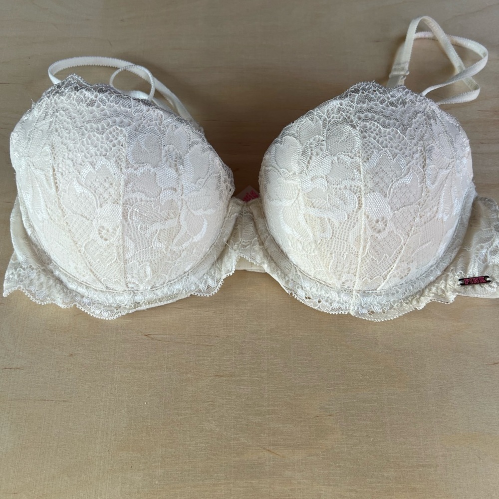PINK Victoria’s Push up bra
